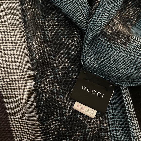 GUCCI Scarf Oblong Scarf With Ombre' Effect In Blue and Grey EUC - Picture 6 of 8